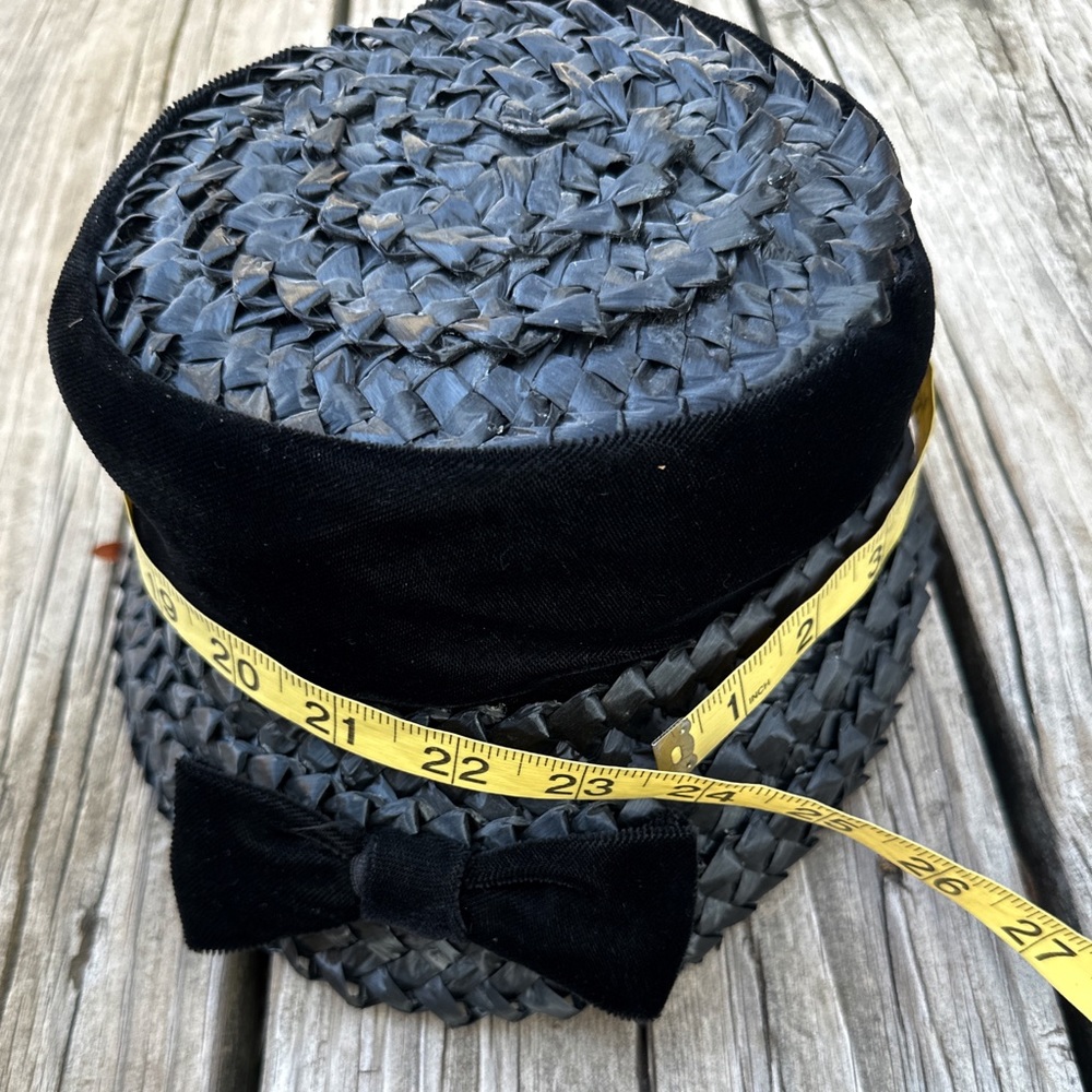 Vintage 1950s Black Tilt Cocktail Hat Velvet Bow Union Made Millinery - Picture 8 of 12